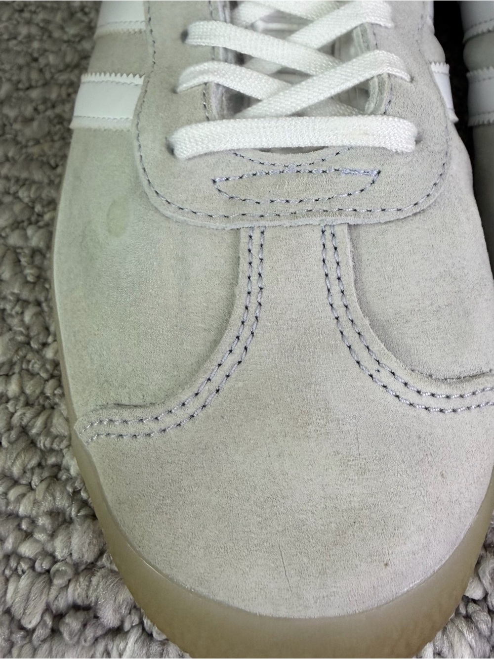 adidas Gazelle Suede Sneakers in Light Gray & White with Gum Sole Women’s Size 9 - Picture 7 of 13